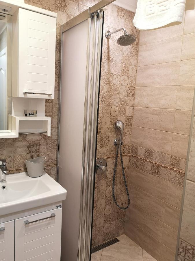 Central Varna Apartment - Lets4Holiday Exterior photo
